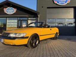 Saab 900 Mellow Yellow Cabriolet full