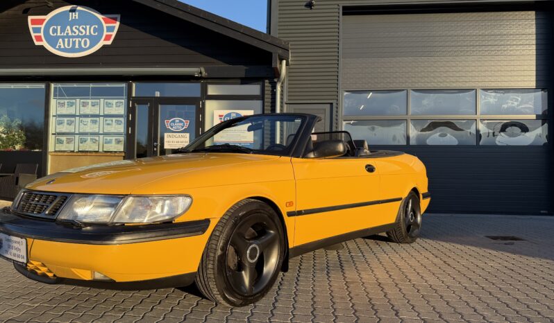 Saab 900 Mellow Yellow Cabriolet full