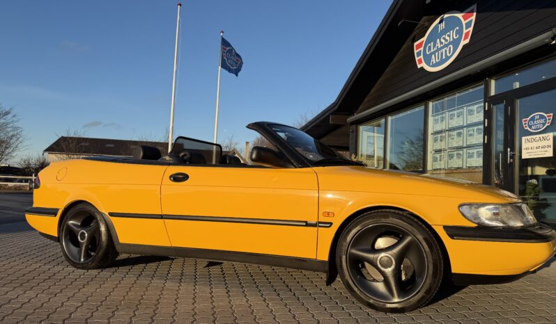 Saab 900 Mellow Yellow Cabriolet full
