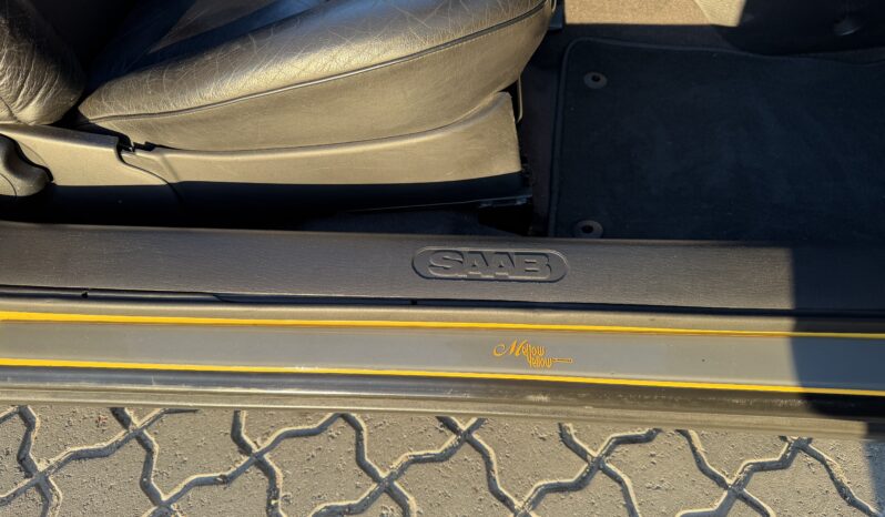 Saab 900 Mellow Yellow Cabriolet full