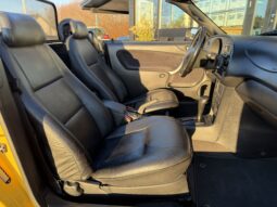 Saab 900 Mellow Yellow Cabriolet full