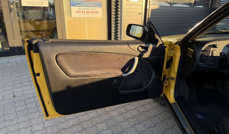 Saab 900 Mellow Yellow Cabriolet full