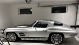 Chevrolet Corvette C2 Sting Ray 427 L71 Coupe full