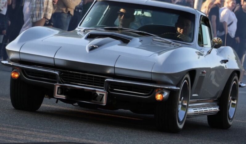 Chevrolet Corvette C2 Sting Ray 427 L71 Coupe full