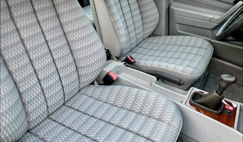 Mercedes-Benz 190 (W201) 2.0E full