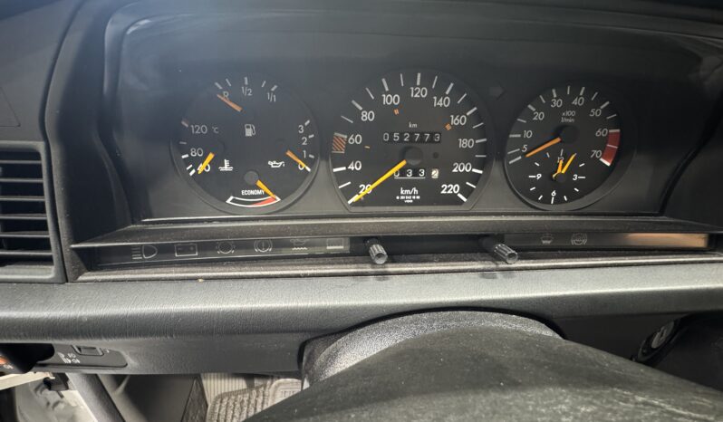 Mercedes-Benz 190 (W201) 2.0E full