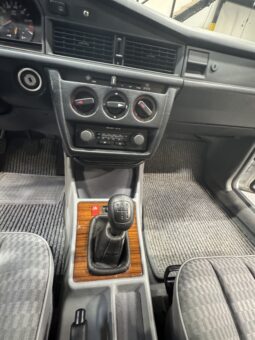 Mercedes-Benz 190 (W201) 2.0E full