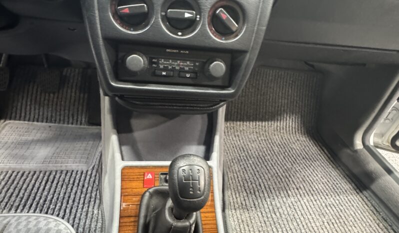 Mercedes-Benz 190 (W201) 2.0E full