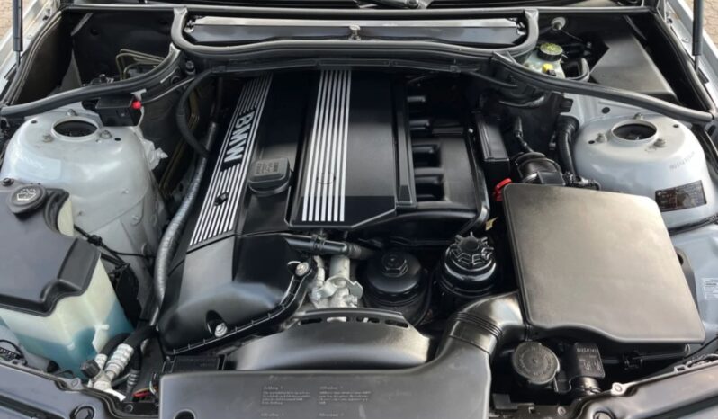 BMW 3-serie E46 330 iX full