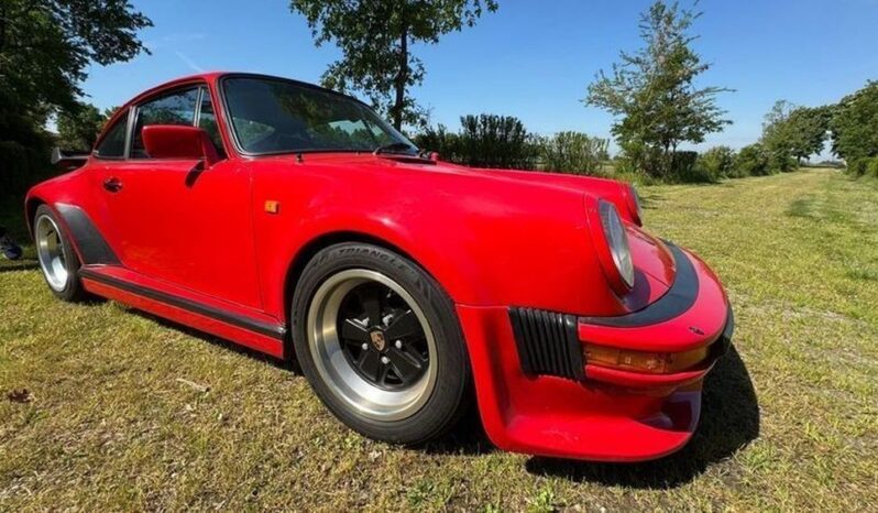 Porsche 911 Turbo (930) full
