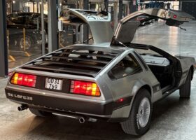 DeLorean DMC -12