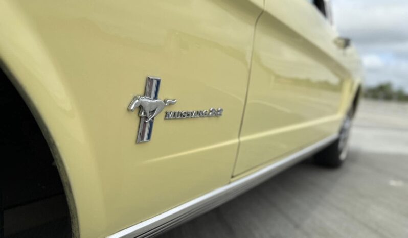 Ford Mustang Fastback 2 2 full