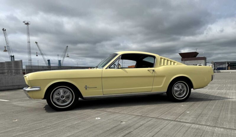 Ford Mustang Fastback 2 2 full