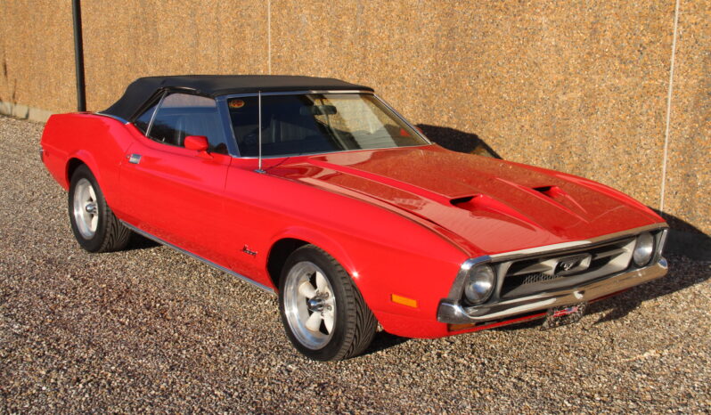 Ford Mustang Cab full