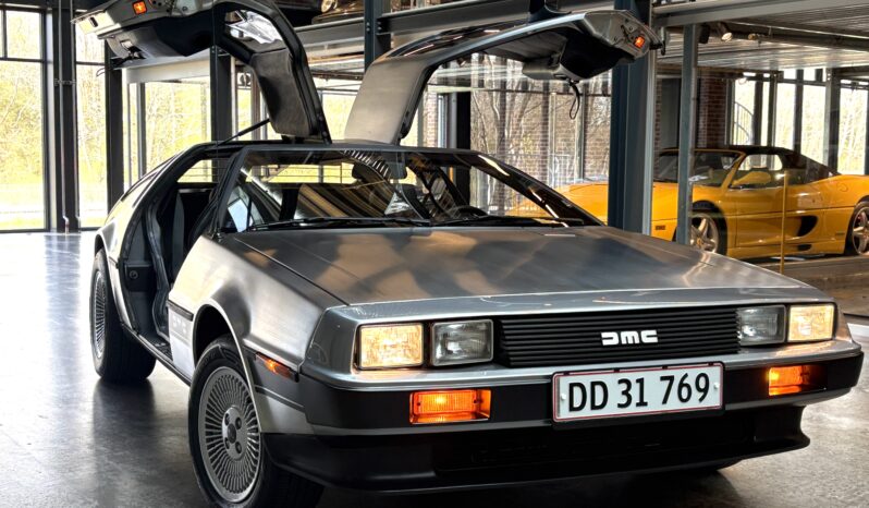 DeLorean DMC -12 full