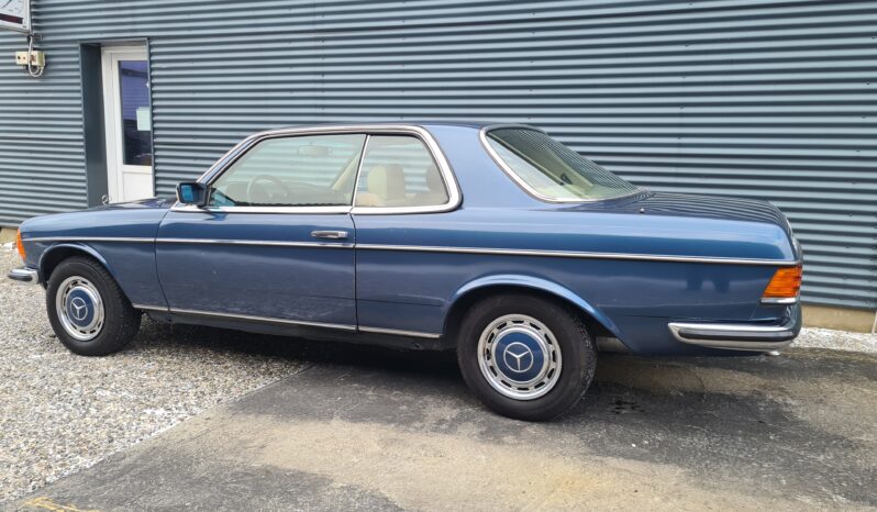 Mercedes-Benz 200-300 (W123) 230 Ce Automatic full