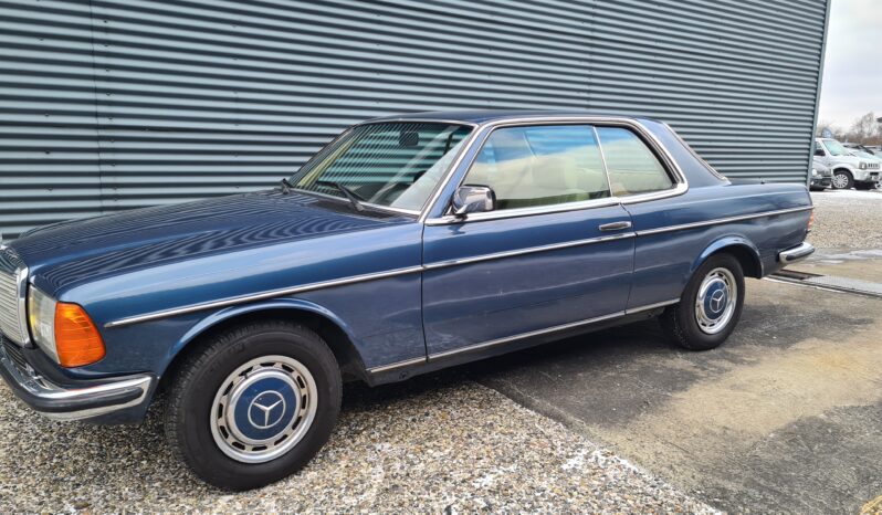 Mercedes-Benz 200-300 (W123) 230 Ce Automatic full