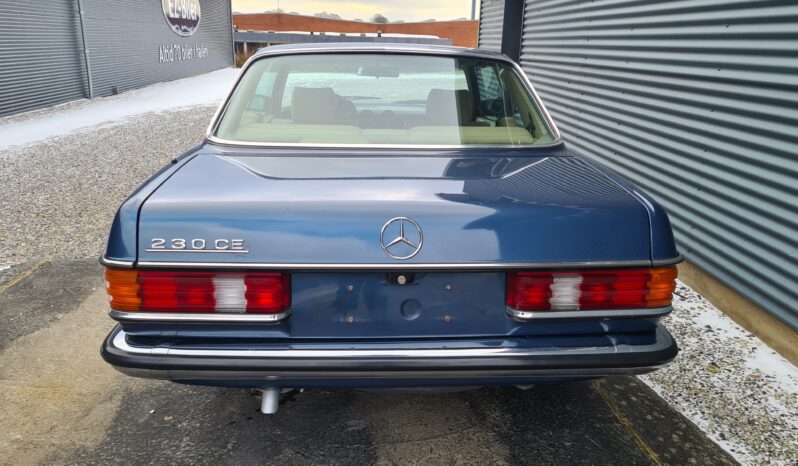 Mercedes-Benz 200-300 (W123) 230 Ce Automatic full