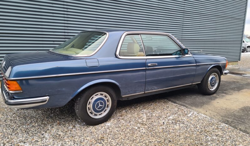 Mercedes-Benz 200-300 (W123) 230 Ce Automatic full