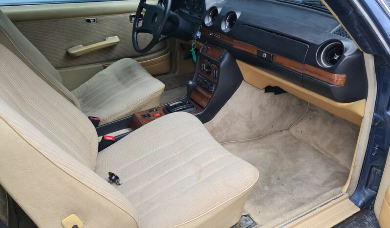 Mercedes-Benz 200-300 (W123) 230 Ce Automatic full