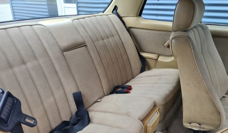 Mercedes-Benz 200-300 (W123) 230 Ce Automatic full