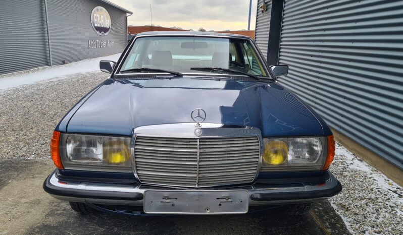 Mercedes-Benz 200-300 (W123) 230 Ce Automatic full