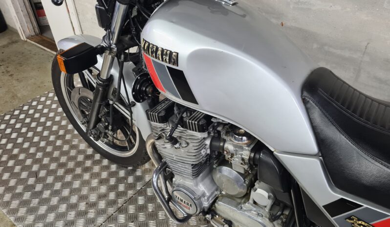 Yamaha XJ 750 Seca full