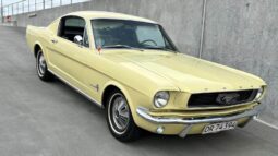 Ford Mustang Fastback 2 2 full