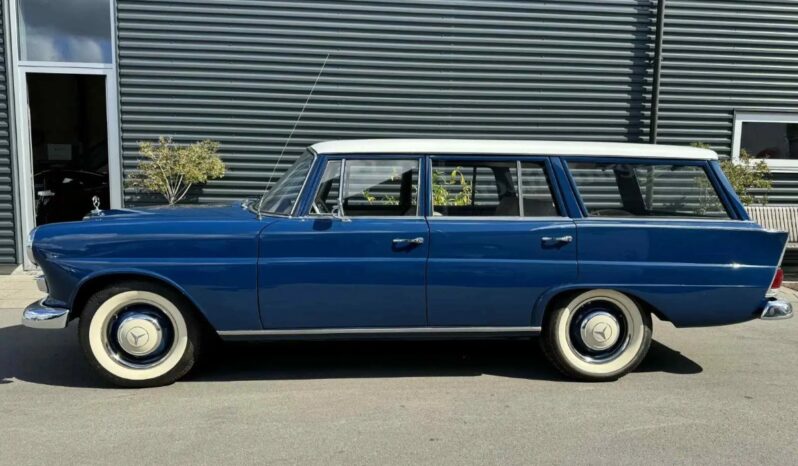 Mercedes-Benz 190-230 (W110) 200D Universal full