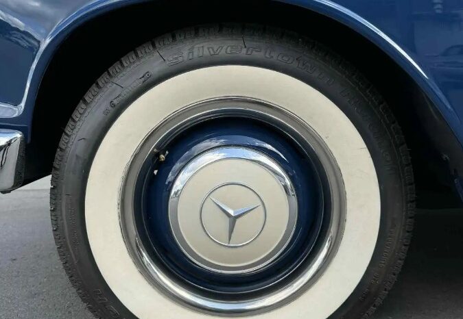 Mercedes-Benz 190-230 (W110) 200D Universal full