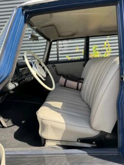 Mercedes-Benz 190-230 (W110) 200D Universal full