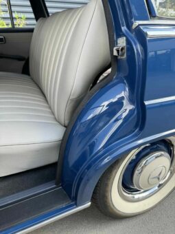 Mercedes-Benz 190-230 (W110) 200D Universal full