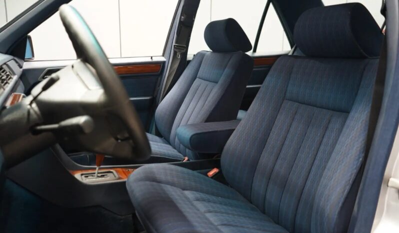 Mercedes-Benz E-Klasse (W124) E280 full