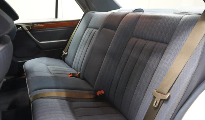 Mercedes-Benz E-Klasse (W124) E280 full