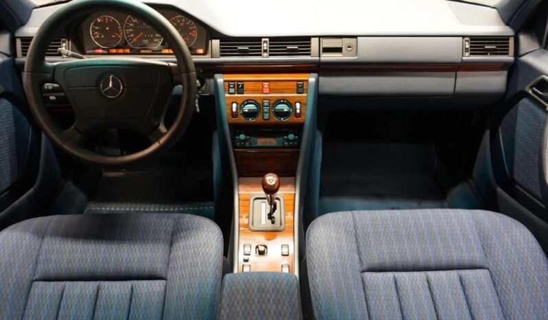 Mercedes-Benz E-Klasse (W124) E280 full