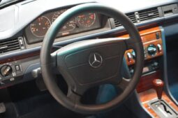 Mercedes-Benz E-Klasse (W124) E280 full