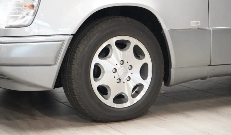 Mercedes-Benz E-Klasse (W124) E280 full