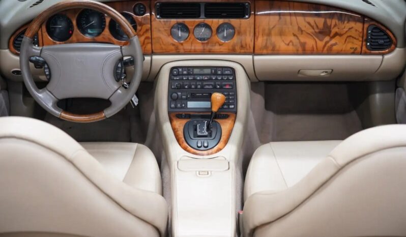 Jaguar XK8 Convertible aut. full