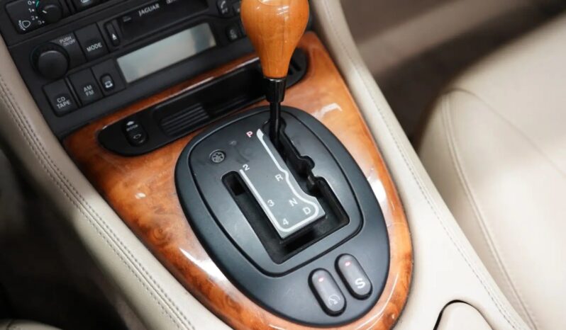 Jaguar XK8 Convertible aut. full