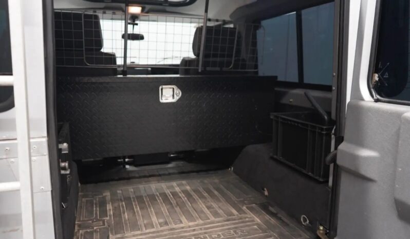 Land Rover Defender 90 TD5 Hard Top full