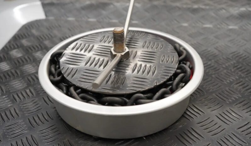 Land Rover Defender 90 TD5 Hard Top full