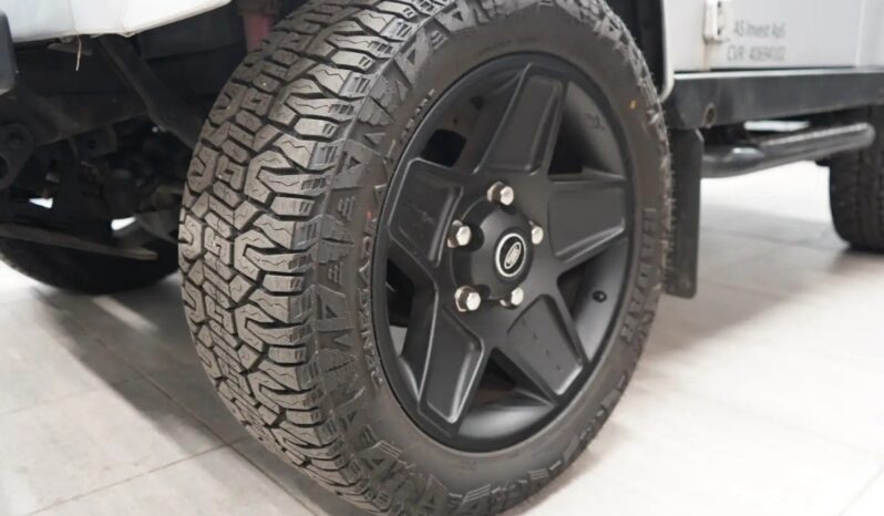 Land Rover Defender 90 TD5 Hard Top full