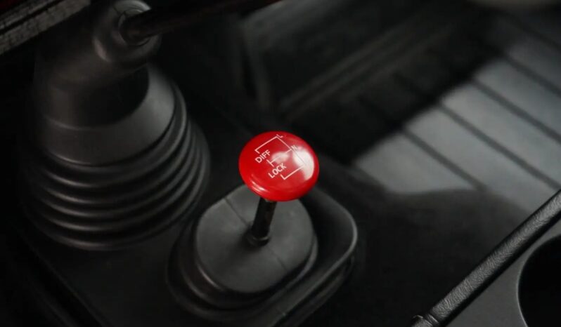 Land Rover Defender 90 TD5 Hard Top full