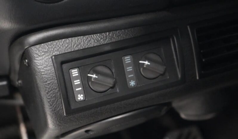 Land Rover Defender 90 TD5 Hard Top full