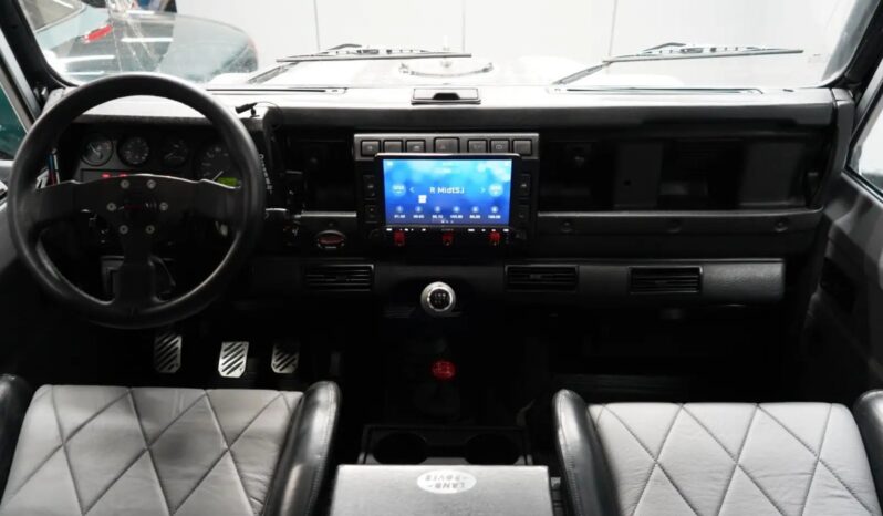 Land Rover Defender 90 TD5 Hard Top full