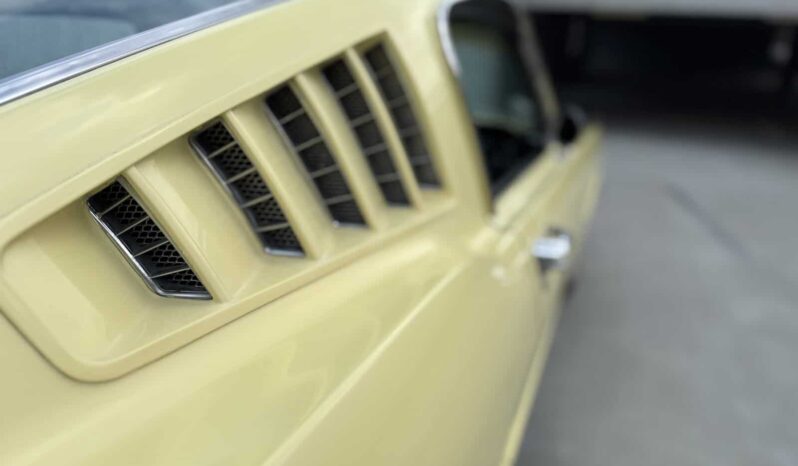 Ford Mustang Fastback 2 2 full