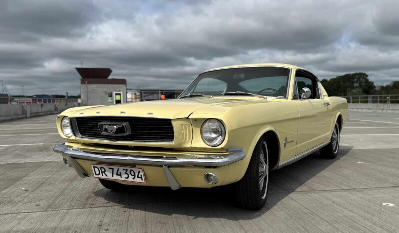 Ford Mustang Fastback 2 2 full