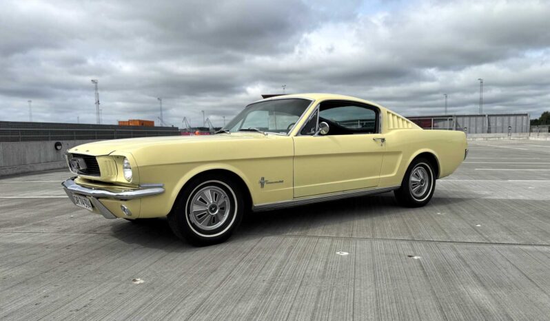 Ford Mustang Fastback 2 2 full