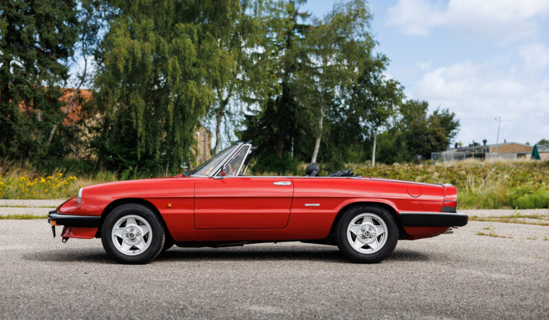 Alfa Romeo Spider 1600 full