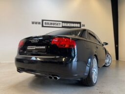 Audi A4 S4 4,2 V8 quattro Tiptr. 4d full